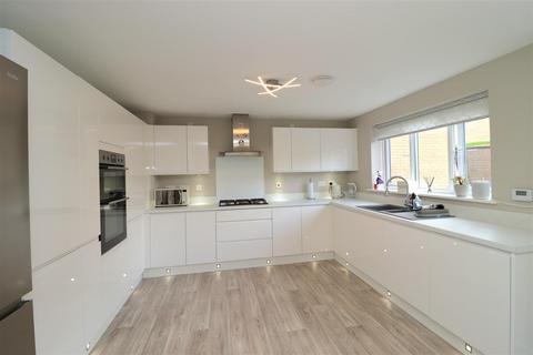 4 bedroom detached house for sale, Jones Grove, Market Weighton
