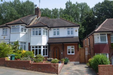 Worcester Crescent, Mill Hill, NW7