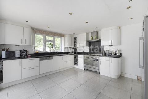 4 bedroom semi-detached house for sale, Worcester Crescent, Mill Hill, NW7
