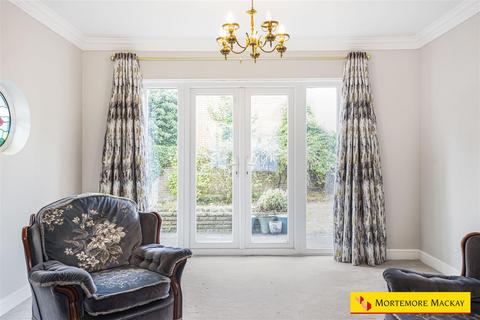 5 bedroom detached house for sale, Kendal Avenue, London