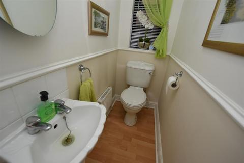4 bedroom detached house for sale, Papenburg Road, Canvey Island SS8