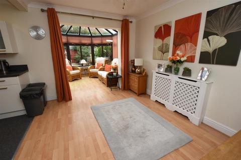 4 bedroom detached house for sale, Papenburg Road, Canvey Island SS8