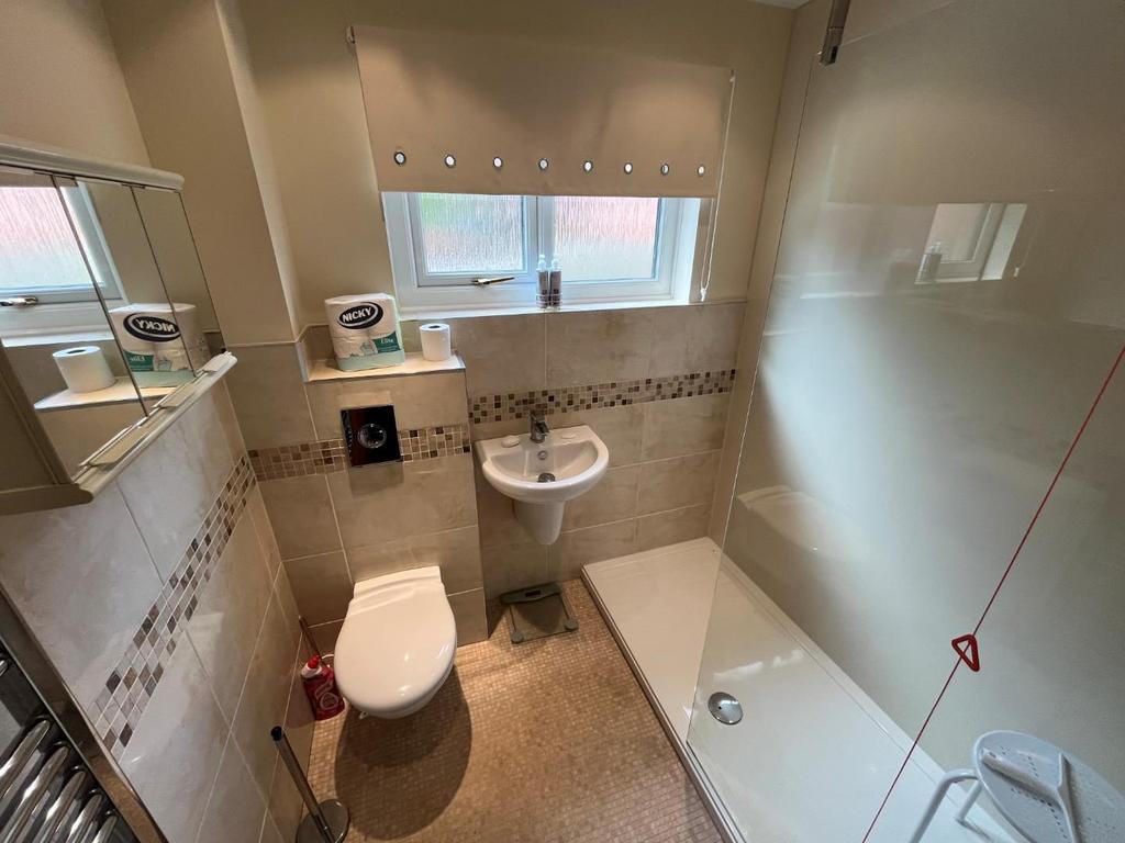 Shower room.jpg