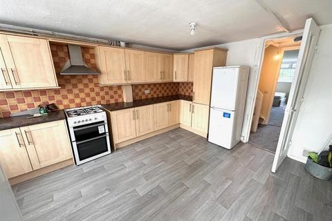4 bedroom terraced house to rent, Heritage Close, Uxbridge