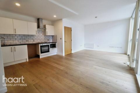 2 bedroom apartment to rent, Crown Street, Leeds
