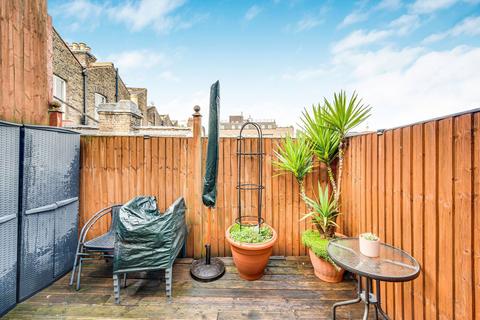 2 bedroom flat for sale, Elliott Road, London W4