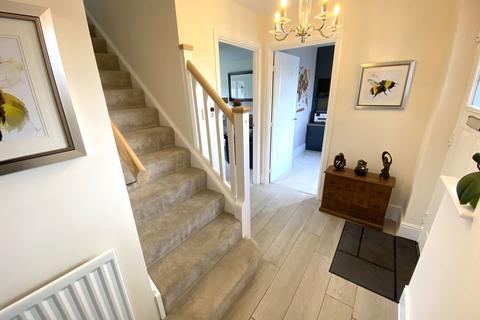 16 Celandine Close, Oldham, OL4 2AY
