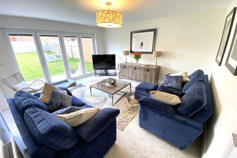 16 Celandine Close, Oldham, OL4 2AY