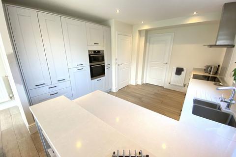 16 Celandine Close, Oldham, OL4 2AY