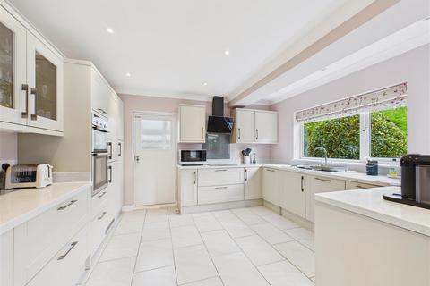 undefined, Manor Road, Swanland