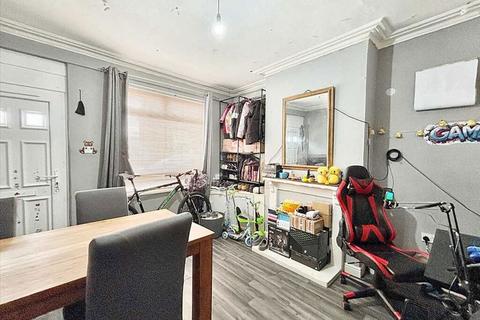 2 bedroom terraced house for sale, Silk Street, Sutton in Ashfield, Nottingham, Nottinghamshire, NG17 5AA