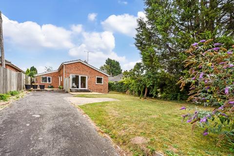 3 bedroom bungalow for sale, New Farm Road, Alresford
