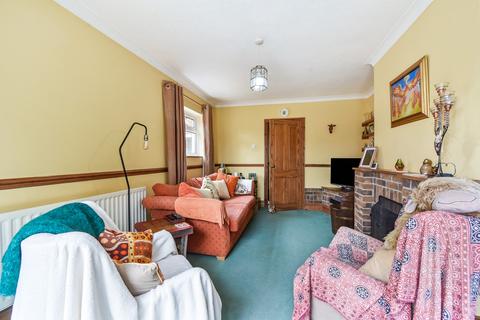 3 bedroom bungalow for sale, New Farm Road, Alresford