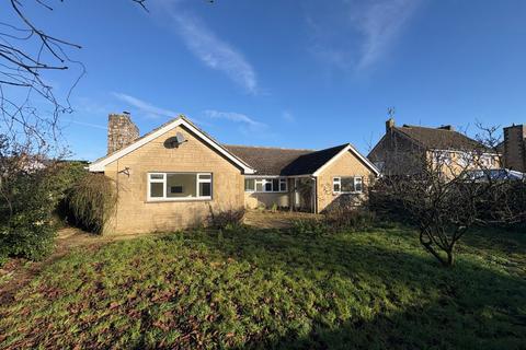 4 bedroom bungalow for sale, Kingsmead, Lechlade, Gloucestershire, GL7