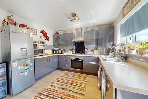 54 Dandelion Close, Northampton, NN3 5FB