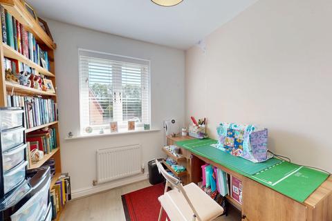 54 Dandelion Close, Northampton, NN3 5FB
