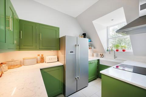 3 bedroom flat for sale, Lindfield Gardens, London, NW3