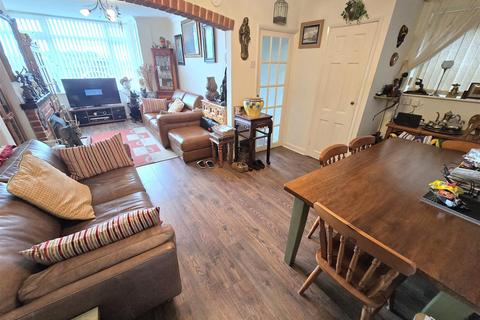 3 bedroom end of terrace house for sale, Riverside Road, Gorleston