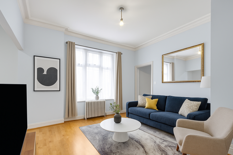 1 bedroom flat for sale, Hallam Street, London W1W