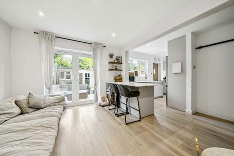 2 bedroom maisonette for sale, Queens Road, Kingston Upon Thames KT2