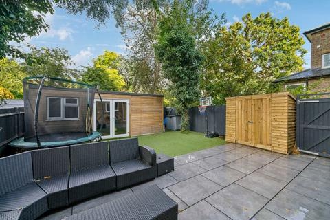 2 bedroom maisonette for sale, Queens Road, Kingston Upon Thames KT2