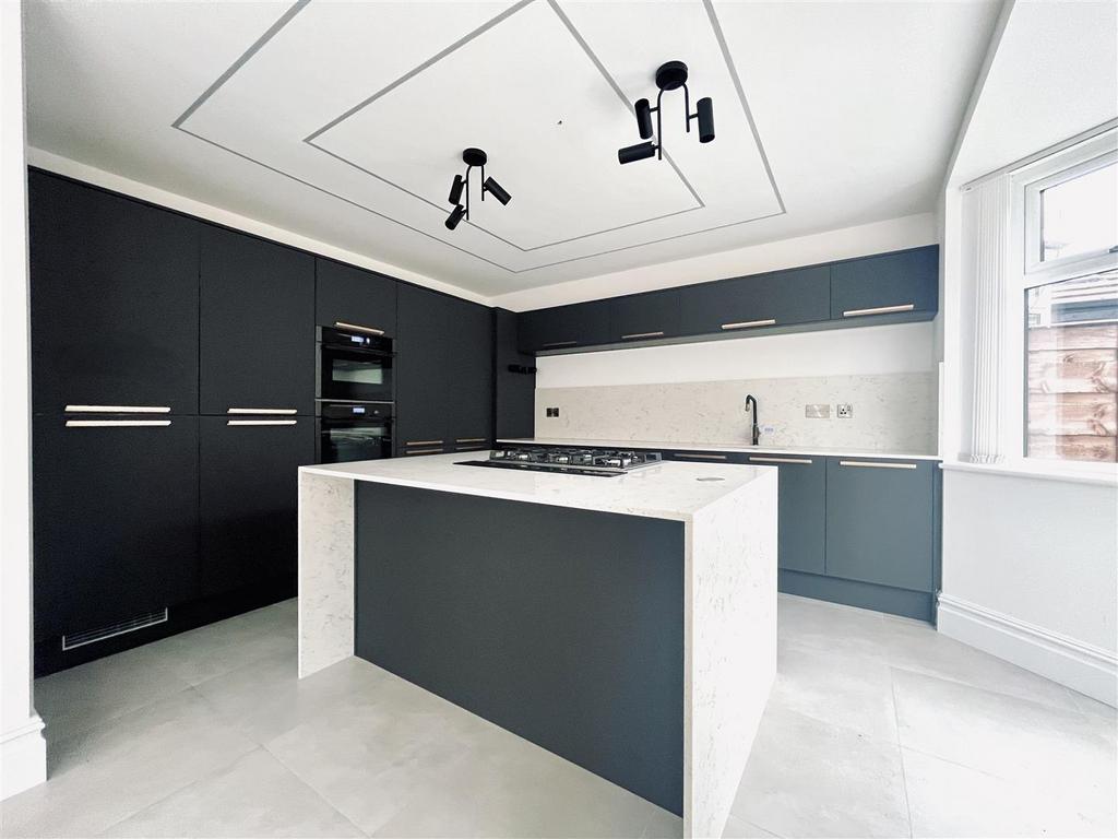Dining kitchen