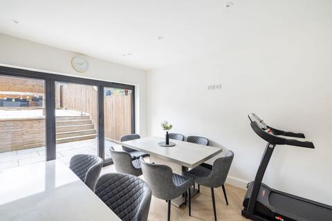 4 bedroom semi-detached house for sale, Ruxton Close, Coulsdon, CR5