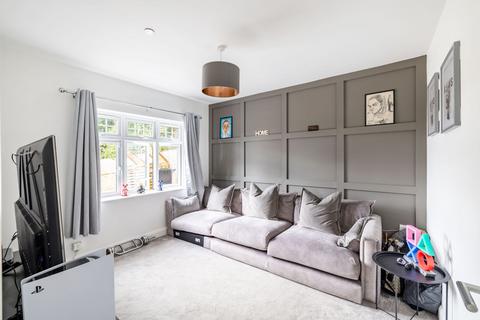 4 bedroom semi-detached house for sale, Ruxton Close, Coulsdon, CR5