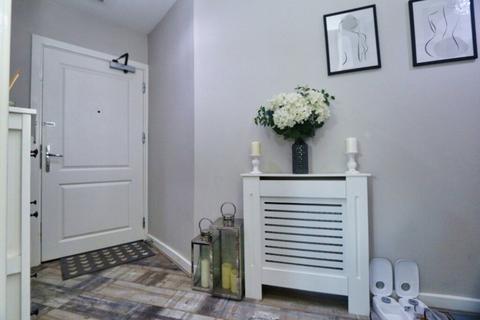1 bedroom apartment for sale, Ingrebourne Avenue, Harold Hill, RM3
