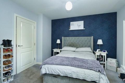 1 bedroom apartment for sale, Ingrebourne Avenue, Harold Hill, RM3