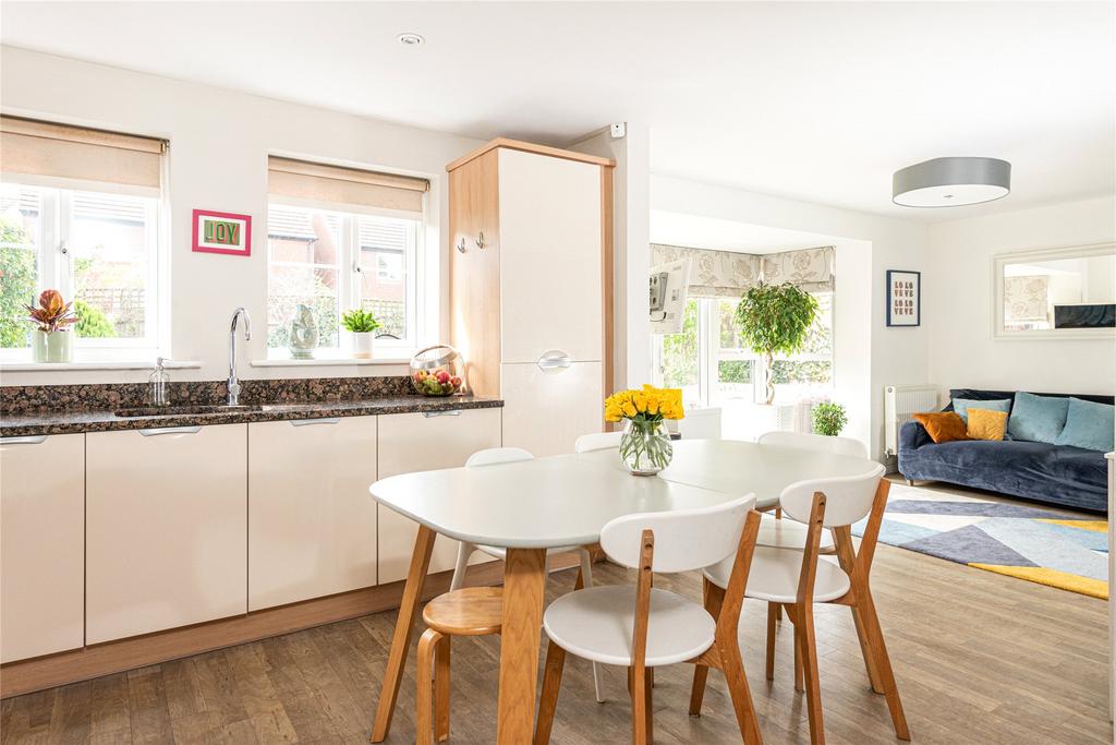 Kitchen/Breakfast Rm