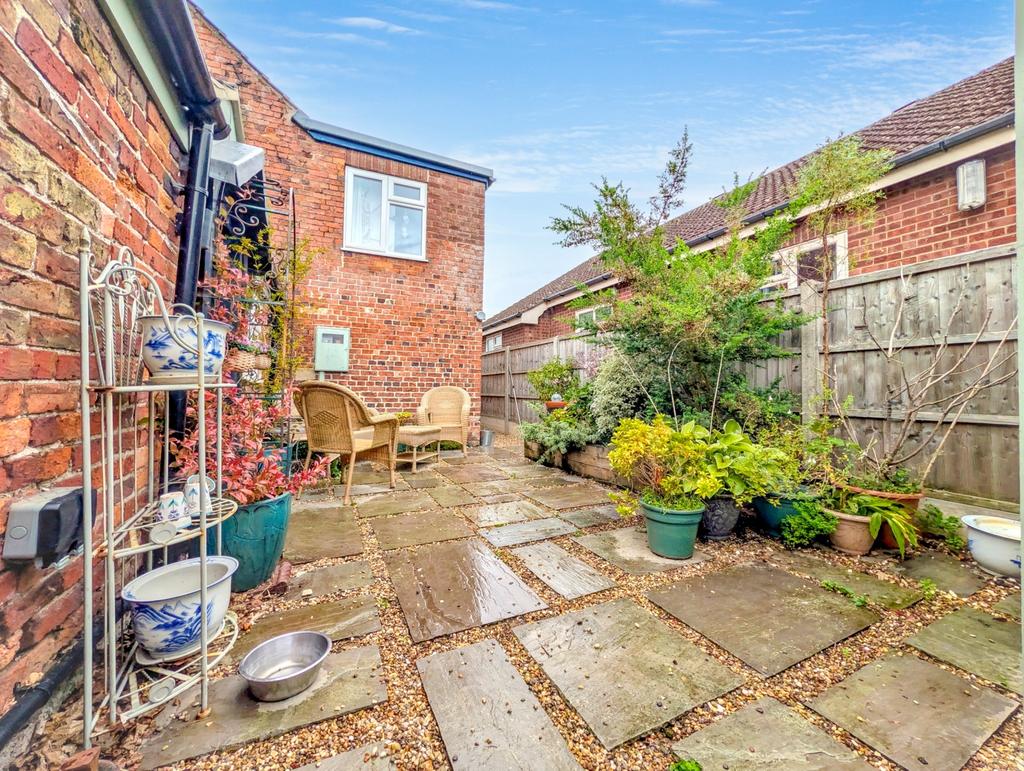 Courtyard garden