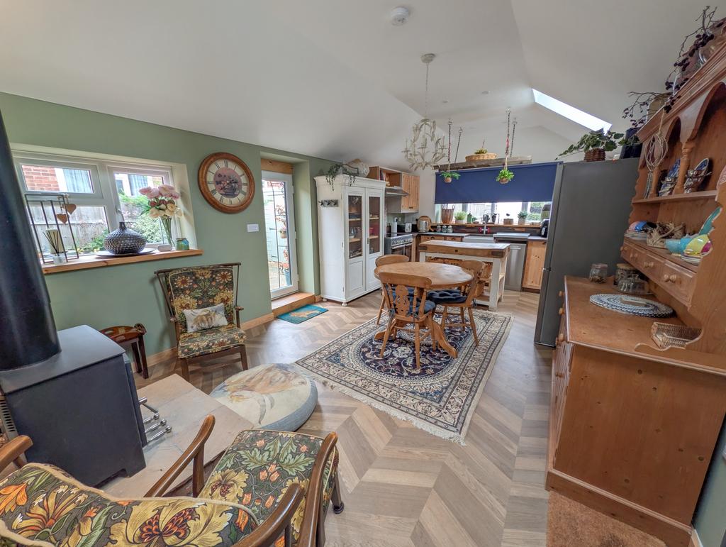 Kitchen dining