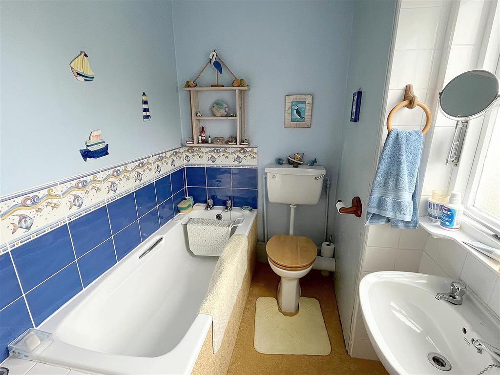Bathroom.jpg