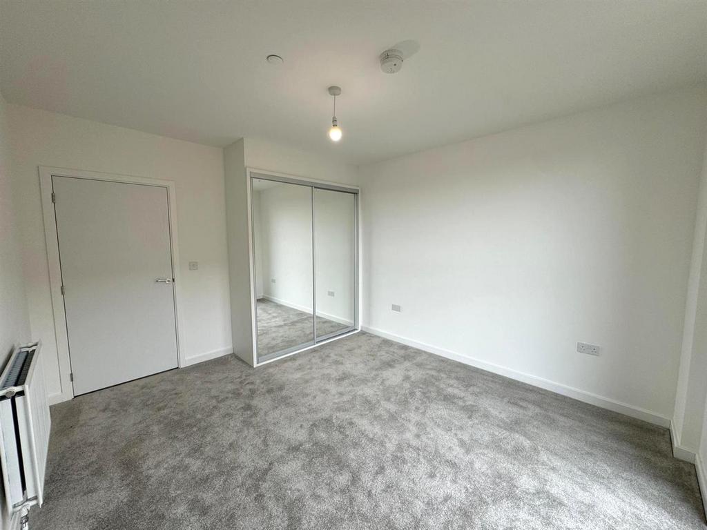 Bedroom pic 2.jpg