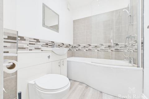 2 bedroom terraced house for sale, Dovedale Grove, East Yorkshire HU9