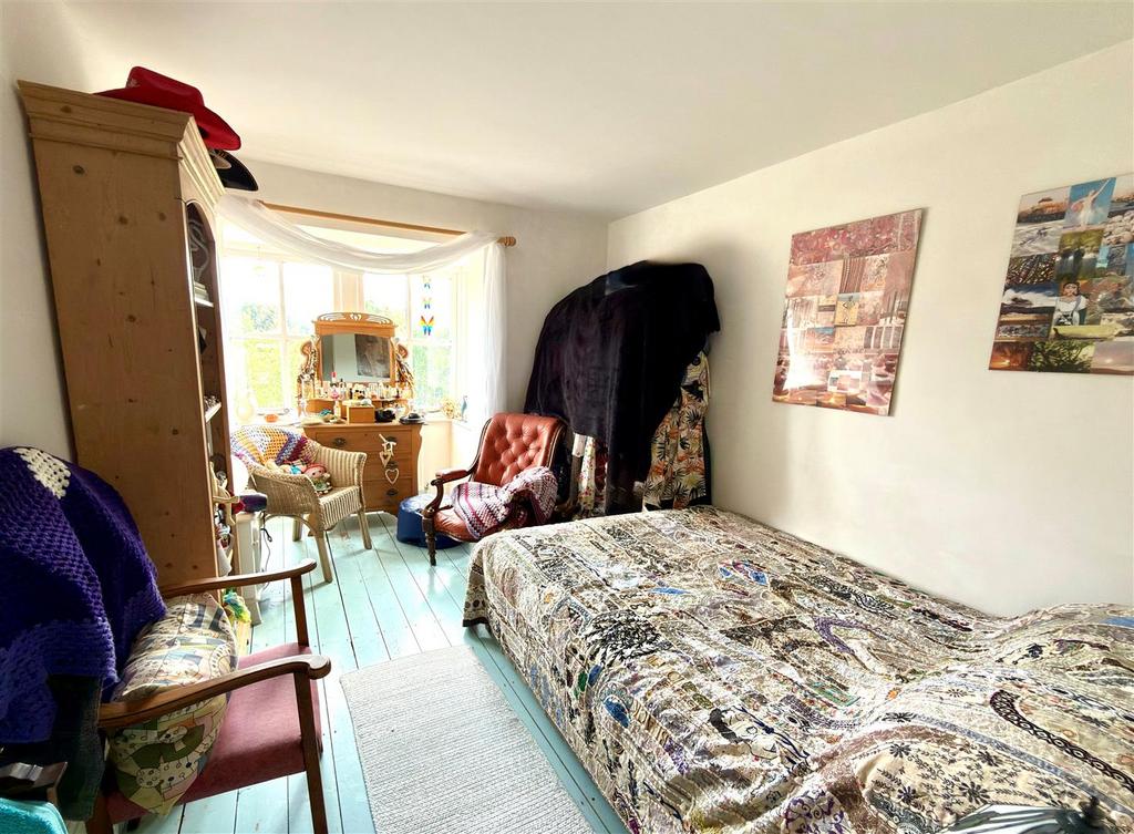 Bed 2.jpg