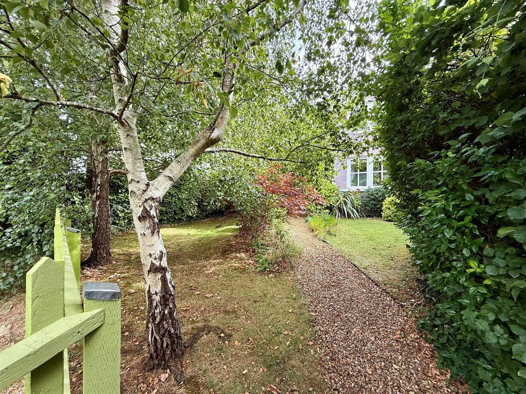 Front Garden.jpg