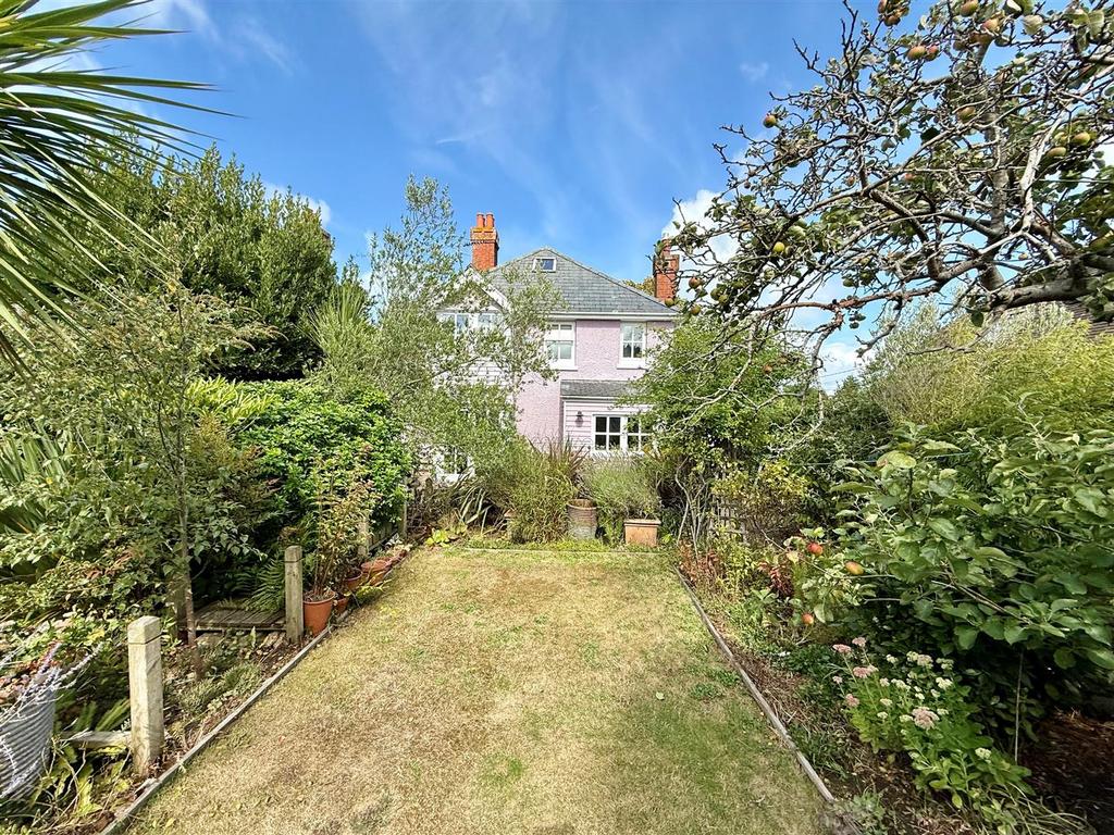 Rear Garden 1.jpg