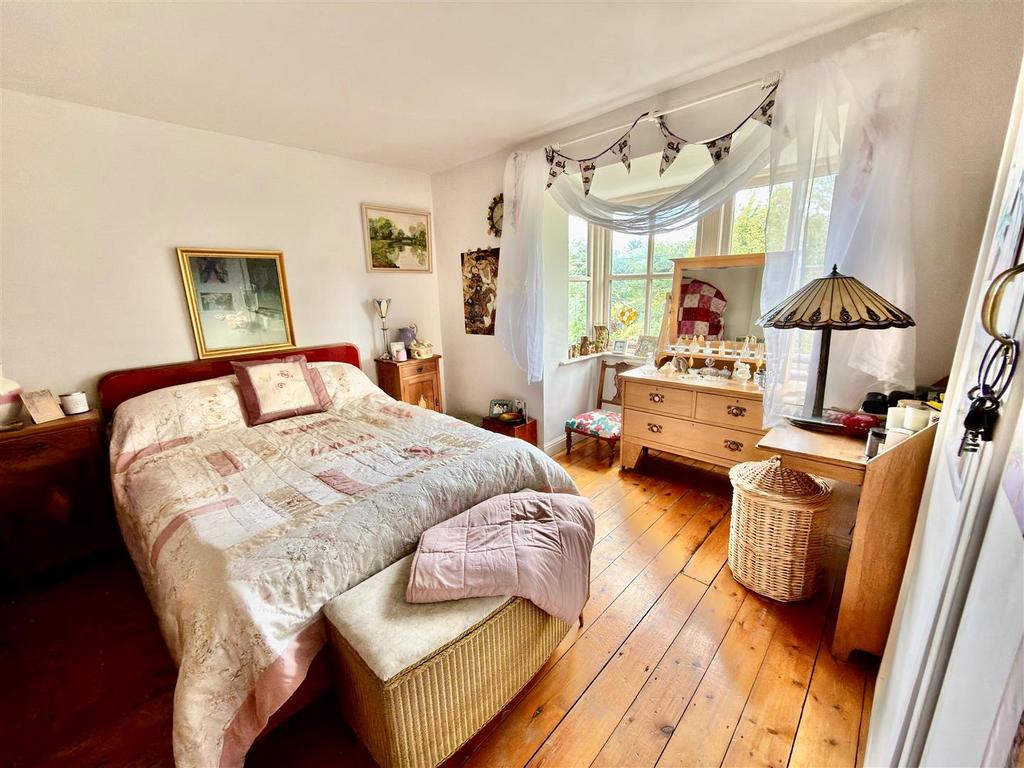 Bed 1.jpg