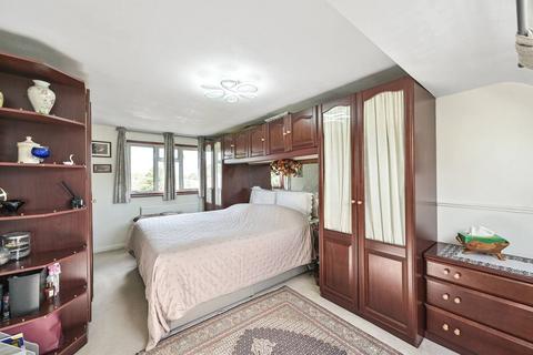 4 bedroom semi-detached house for sale, Dalmeny Road, Oakleigh Park, Barnet, EN5