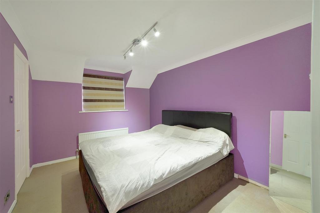 62 Priory Field Drive - q R4n Vqn HFqo PWw Y4 Xd Ld.jpg