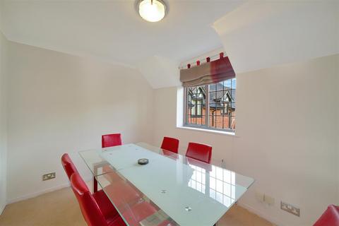 2 bedroom maisonette for sale, Priory Field Drive, Edgware