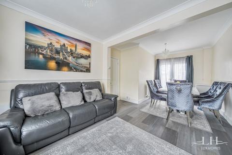 3 bedroom terraced house for sale, Beamway, Dagenham