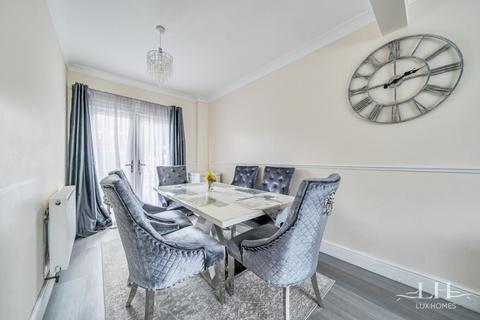 3 bedroom terraced house for sale, Beamway, Dagenham