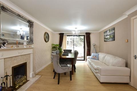 4 bedroom detached house for sale, Hillcrest View, Basildon, Essex