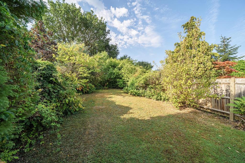 1340017-5-689b023...