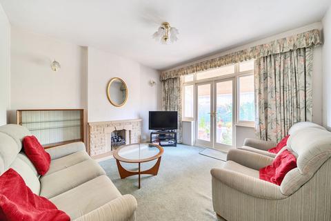 2 bedroom bungalow for sale, Woodford Crescent, Pinner