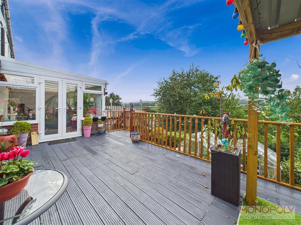 CAM01943 G0-PR0515-STILL037.jpg