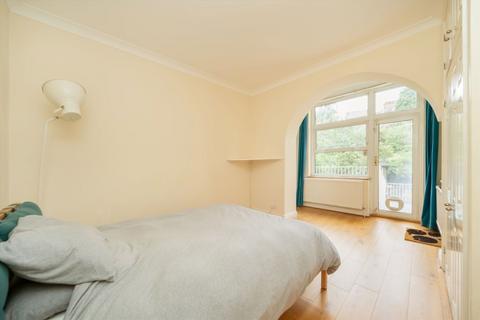 2 bedroom flat for sale, Hornsey Rise, London N19